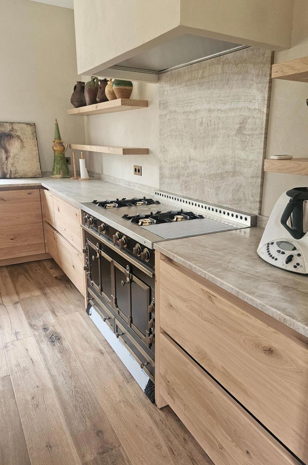 studio calista bordeaux projet EDE01 cuisine bois piano de cuisson fourneau la cornue miele herbeau